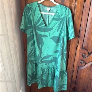 Green Leaf Print V-Neck Dress